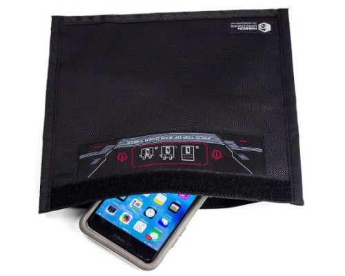 Экранирующий чехол для телефона Mission Darkness Faraday Bag на липучке